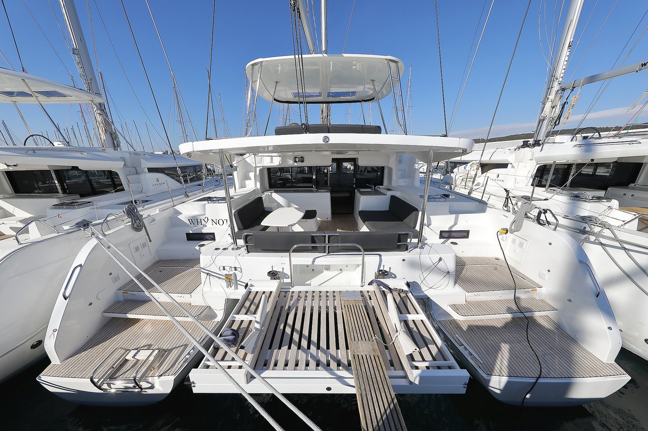 Lagoon 46 (4+2cab) „Why Not“ als Charteryacht