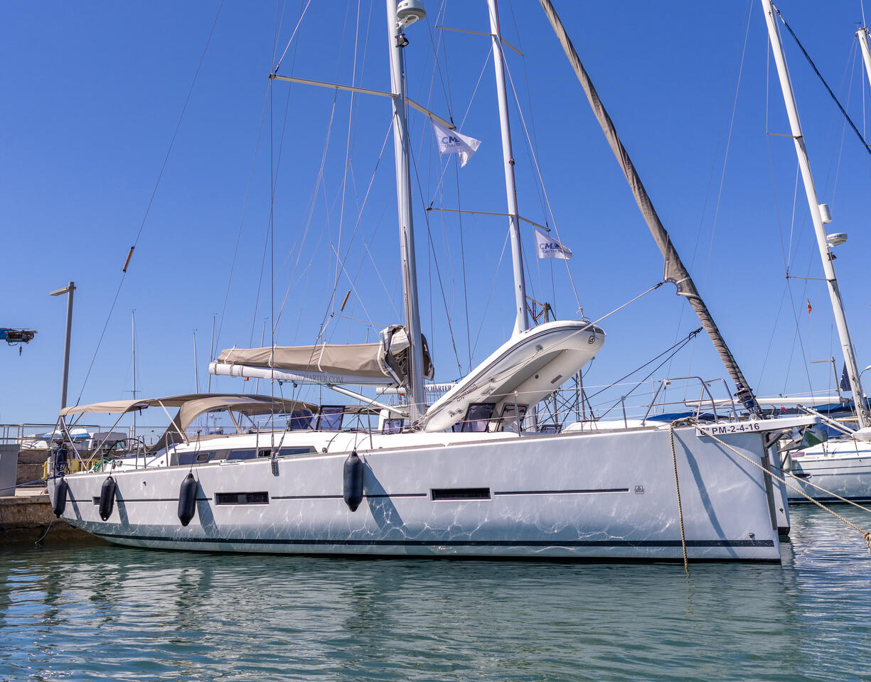 Dufour 460 Grand Large „Rubin“ als Charteryacht