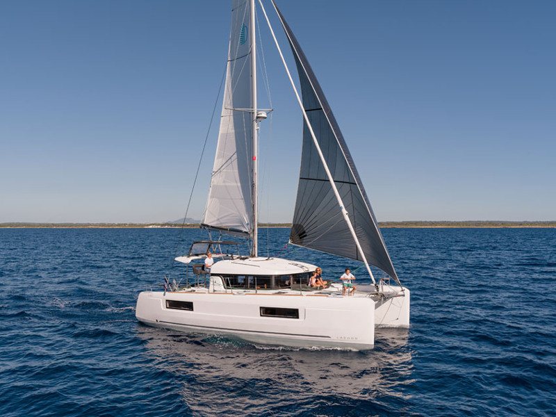 Lagoon 40 (4+2Cab/4wc) „Monarch“ als Charteryacht