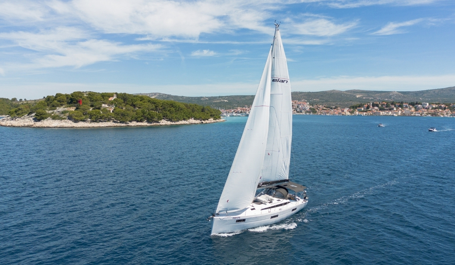 Elan Impression 45 (ex. 43) „Nika“ als Charteryacht