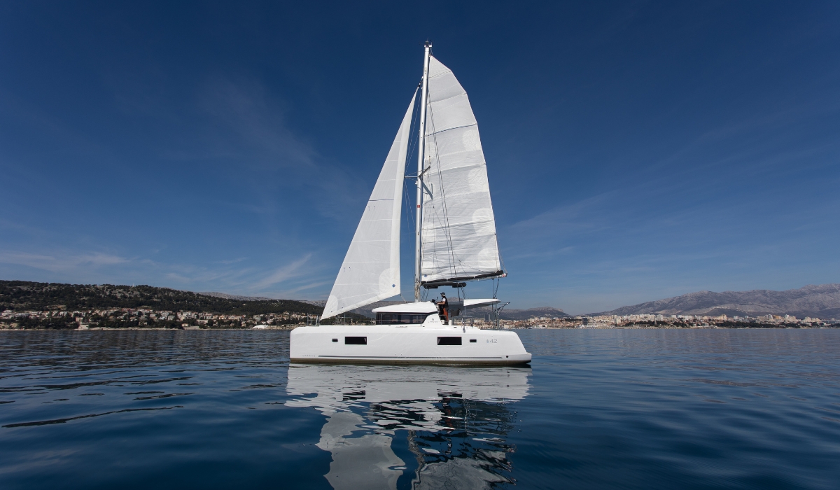 Lagoon 42 (4+2cab/4wc) „Gioia“ als Charteryacht