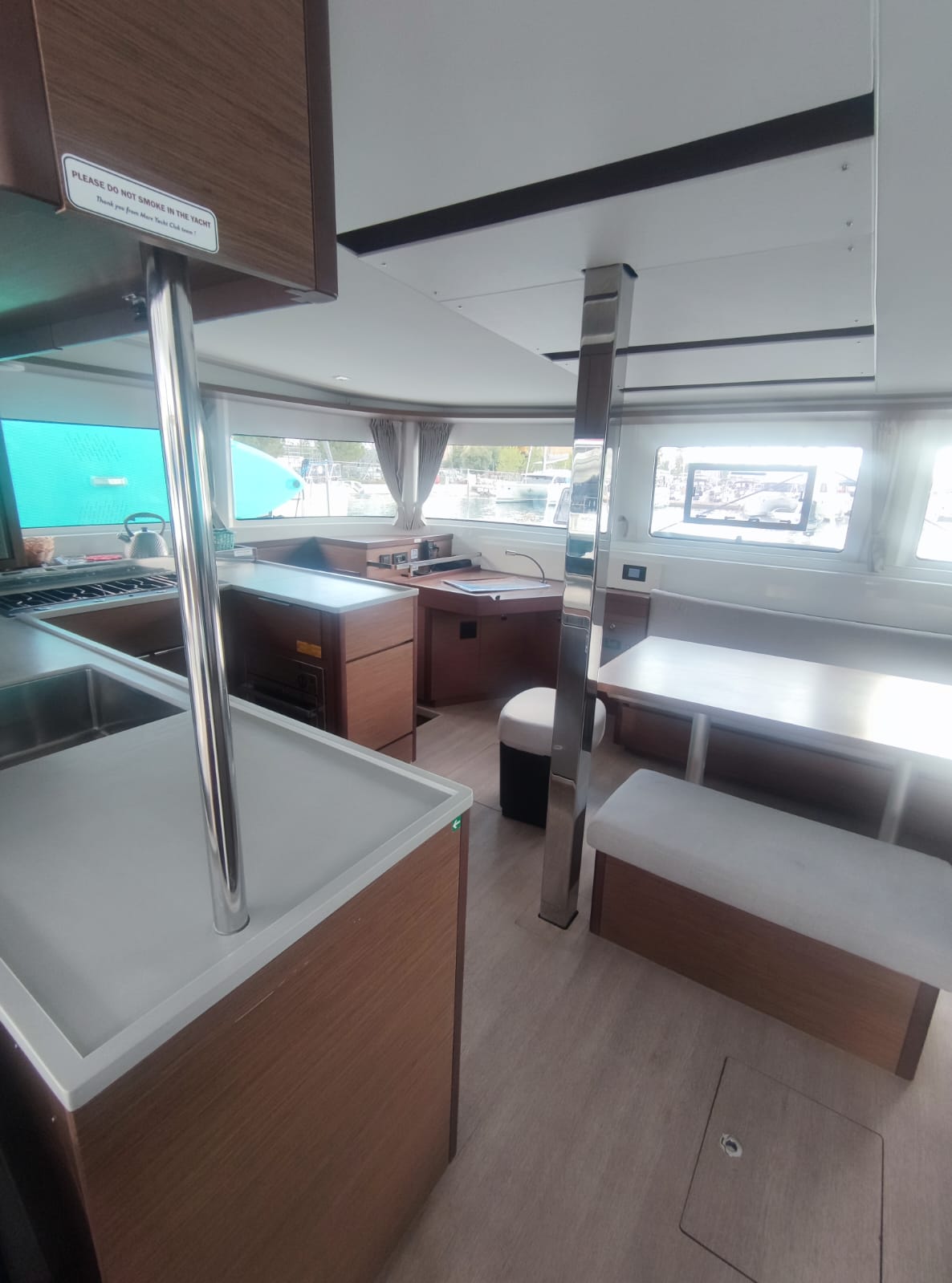 Lagoon 46 Coolway