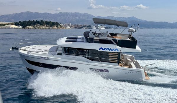Swift Trawler 37 Fly „Zoe“ als Charteryacht