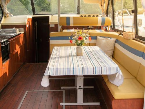 Nicols Sedan 1310 Cruiser Comfort XL 10/12 Pers., Foto 5