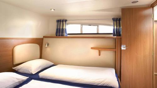 Europa E.300 Cruiser Premium 4/6 Pers., Foto 3