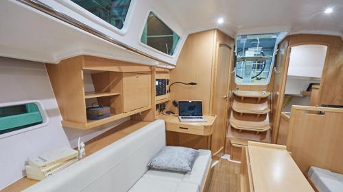Sun Odyssey 319