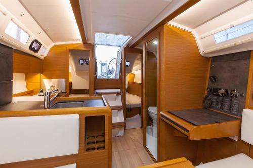 Sun Odyssey 349