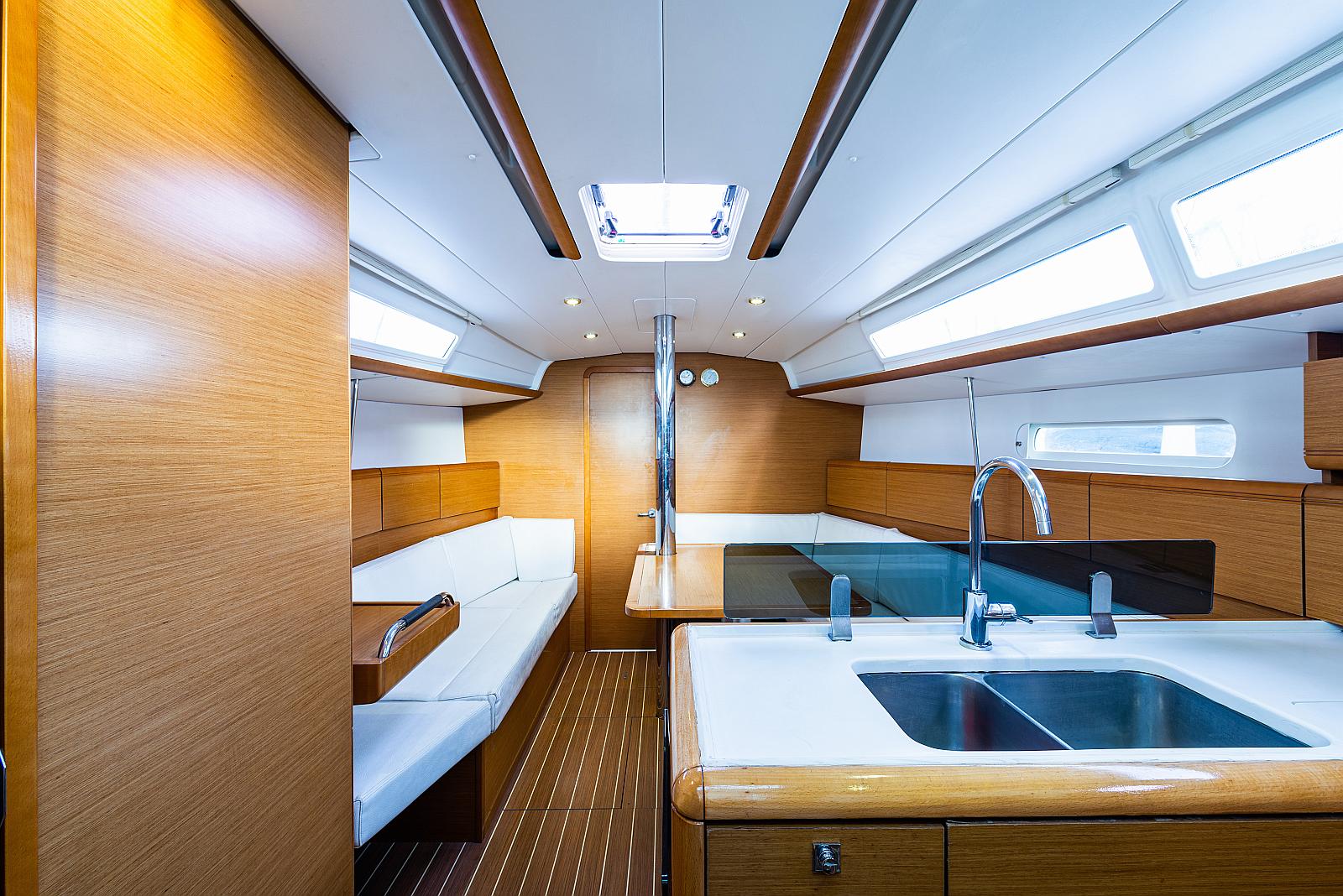 Sun Odyssey 379 Amor Fati, Foto 4