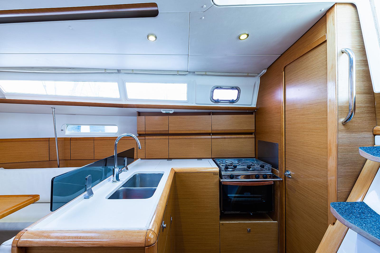 Sun Odyssey 379 Amor Fati, Foto 5