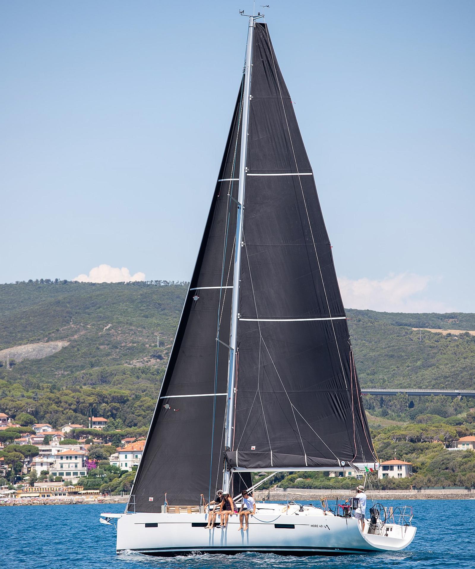 More 40 Larthia, Foto 4