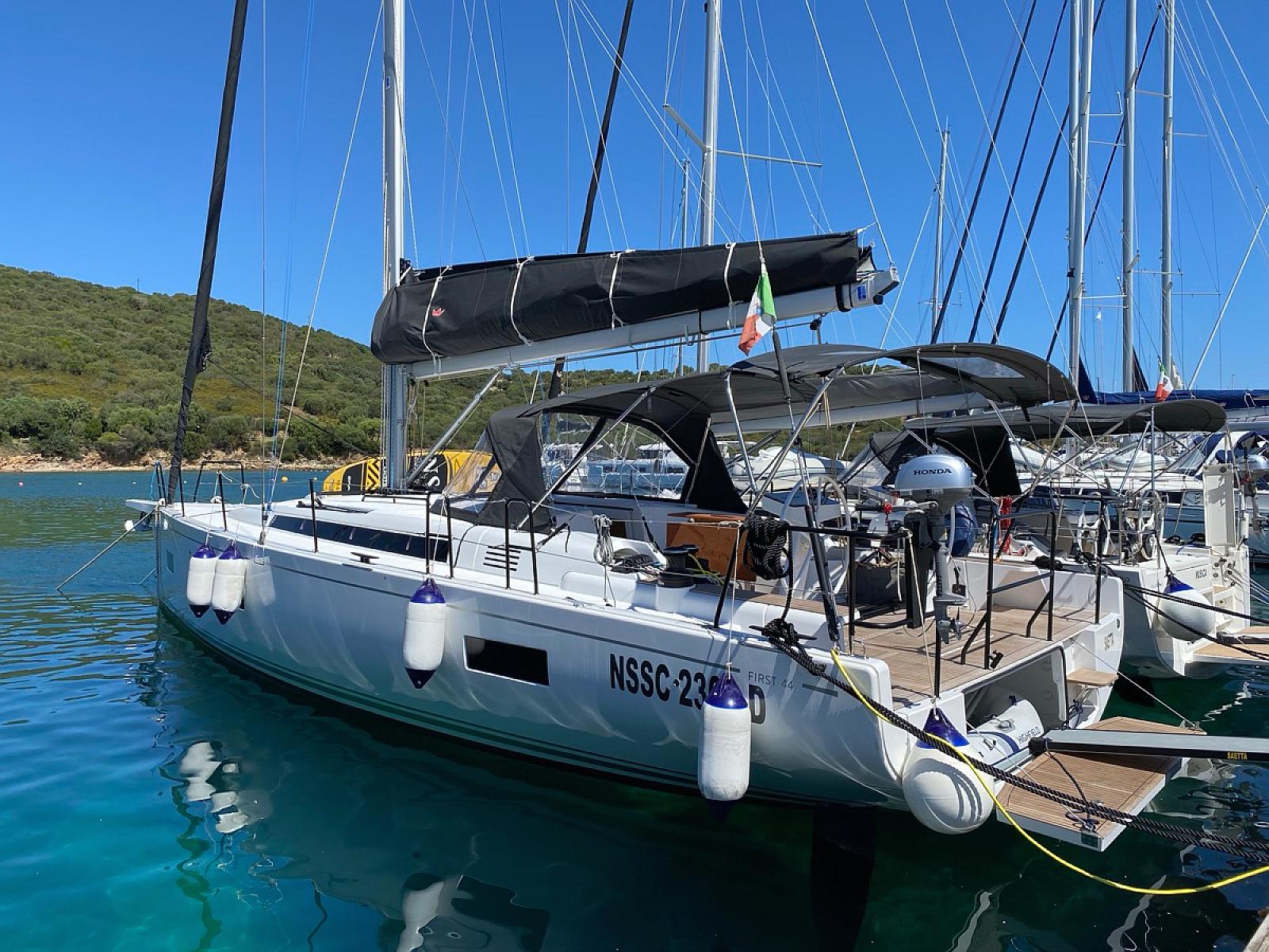 First 44 Saetta, Foto 3
