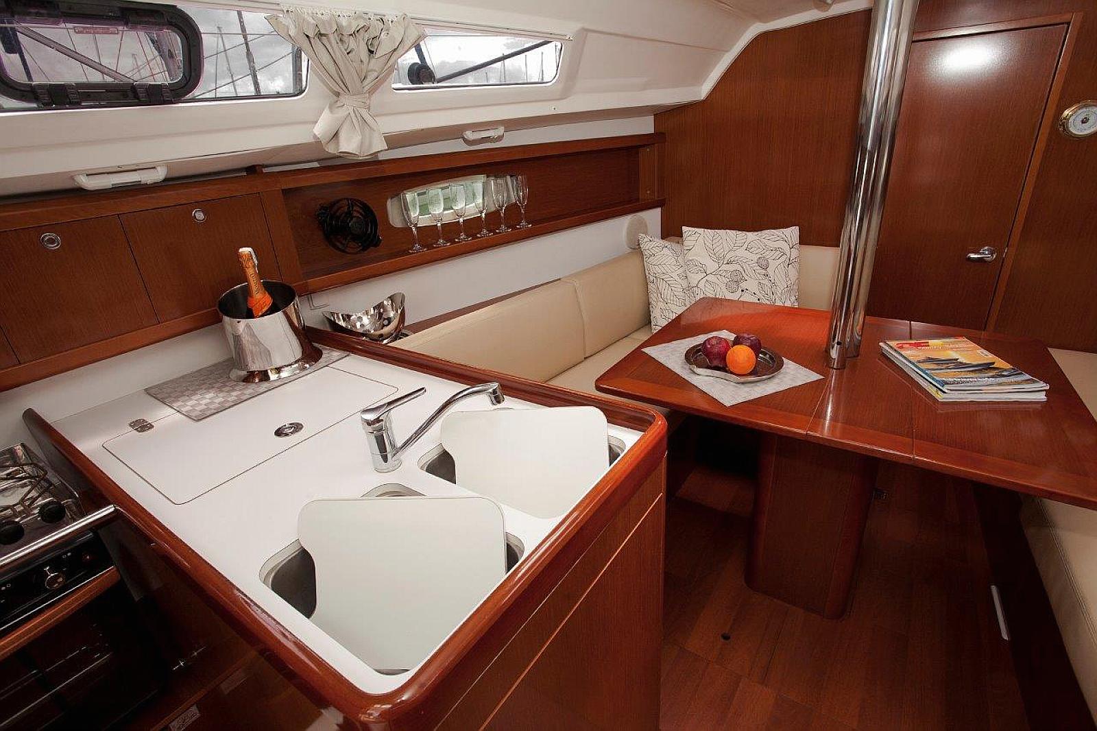 Oceanis 31 Moody Blues, Foto 4