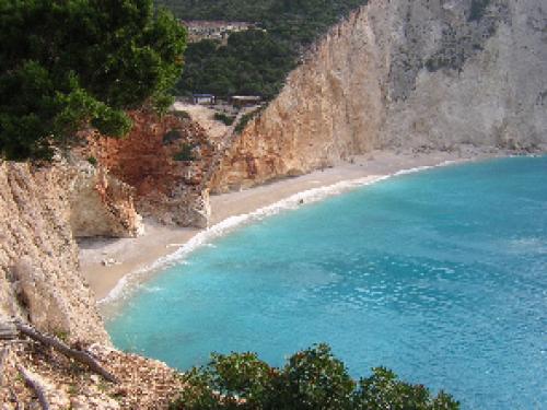Ionisches Meer Yachtcharter: Antikes Delphi auf gut 500 Höhenmetern