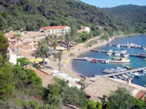 Südfrankreich Yachtcharter: Port-Gros - Szenario wie es romantischer kaum sein könnte