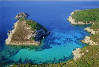 Korsika Yachtcharter - Inseln und romantische Ankerbuchten im Südosten