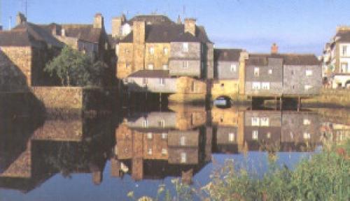 Bretagne Charter: Landerneau - Ein malerischer Hafen "mitten im Land"