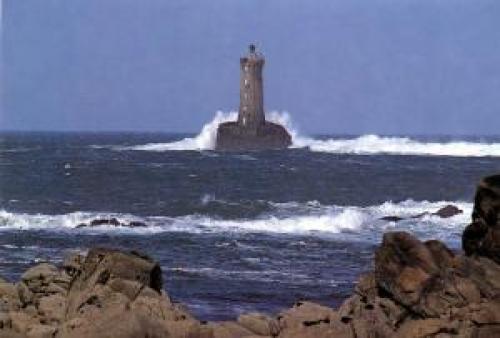 Bretagne Charter: Chenal du Four - An der Westspitze der Bretagne ist die See meist ruppig