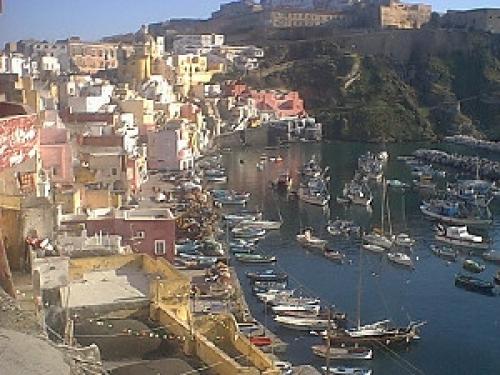 Neapel Charter: Procida - Auf dieser Insel scheint die Zeit stehen geblieben zu sein