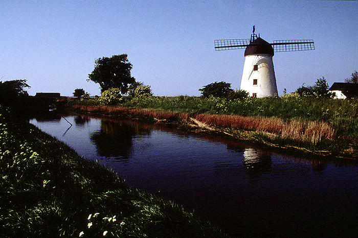 Dänemark Charter: Windmühle, Wasser und saftige grüne Wiesen