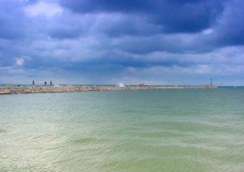 Kroatien Charter: Vorzeichen für Bora - Wenn der Himmel so aussieht, sollte man besser im Hafen bleiben