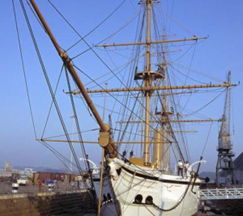 England Ärmelkanal Charter: Chatham Dockyard - Historische Schiffe