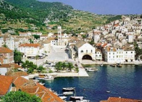 Split / Dalmatien Charter: Hauptort Hvar - Angelegt wie ein Amphitheater um den Hafen