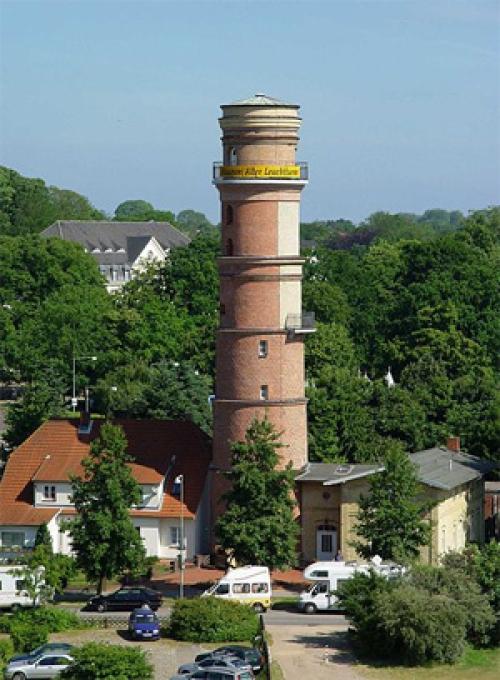 Ostsee Yachtcharter: Alter Leuchtturm von Travemünde
