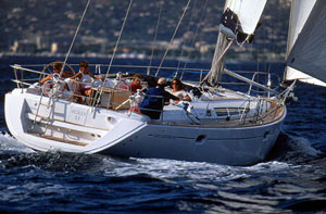 Yachtcharter - Odyssey 45 DS - Breit gebaute Decksalonyacht