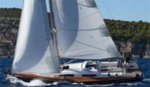 Salona 42: Schlanke und sportive Yacht