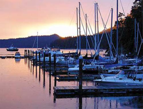 Kanada Yachtcharter: Die Poets Cove Marina ist die luxuriöseste der Region