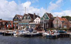 IJsselmeer Yachtcharter: Urk hat seit Jahrhunderten eine berühmte Fischereiflotte