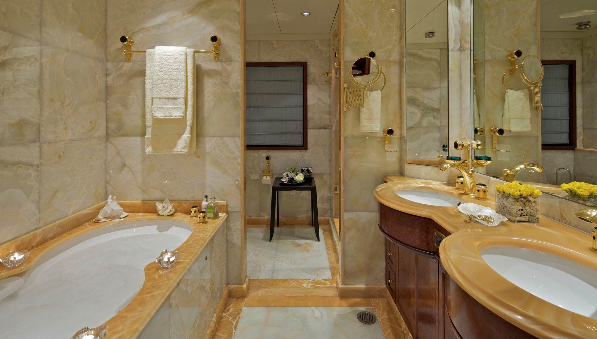 O‘MEGA – Interieur