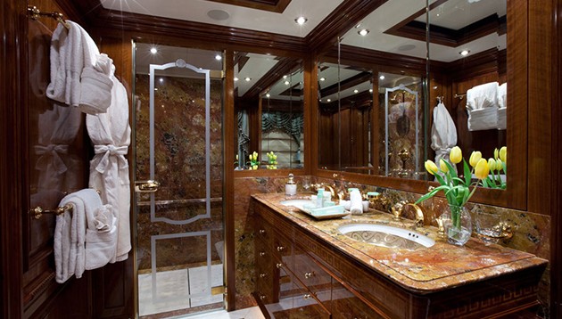 MARTHA ANN – Interieur