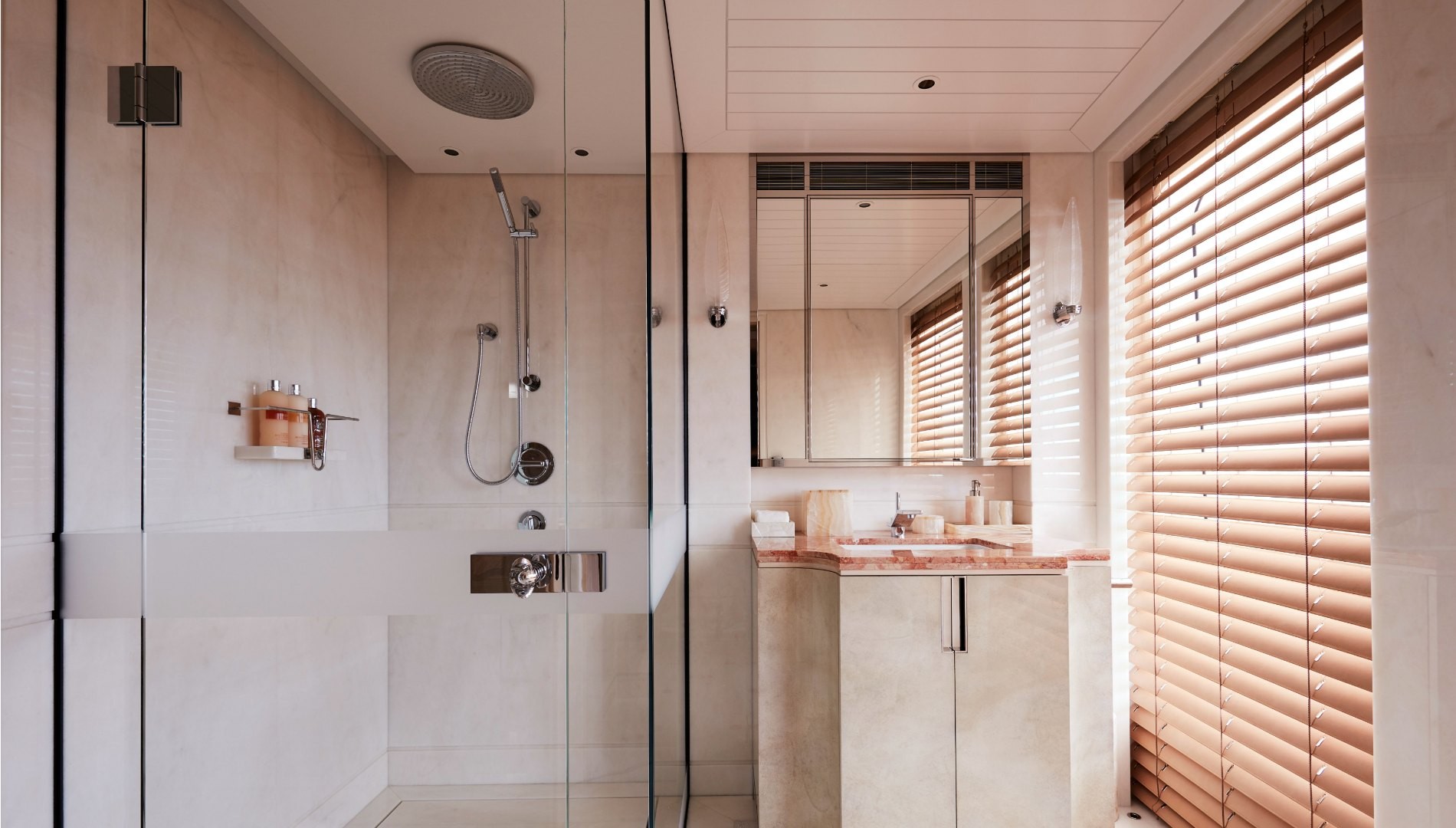 JOY – Interieur