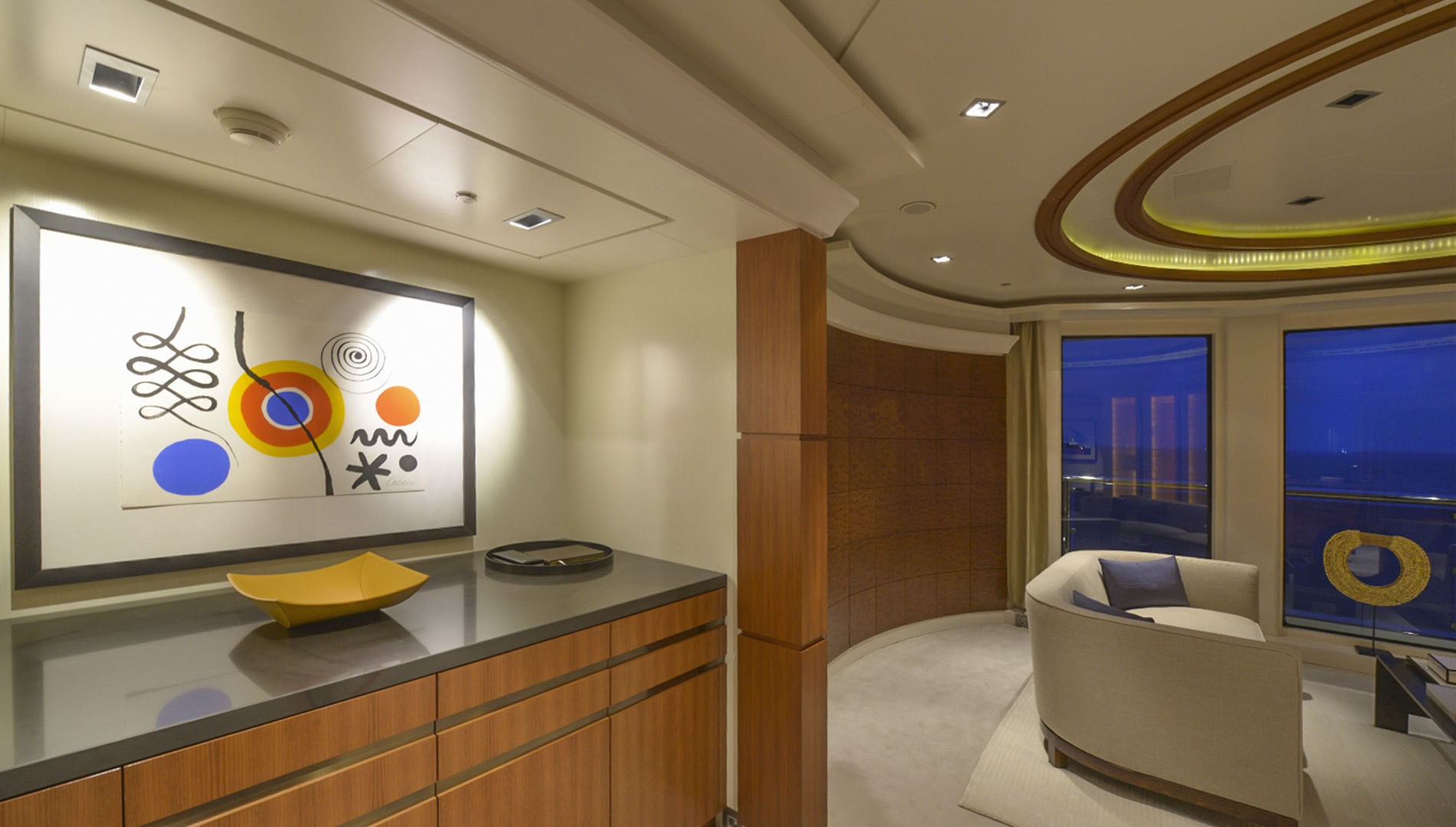 TRIPLE SEVEN – Interieur
