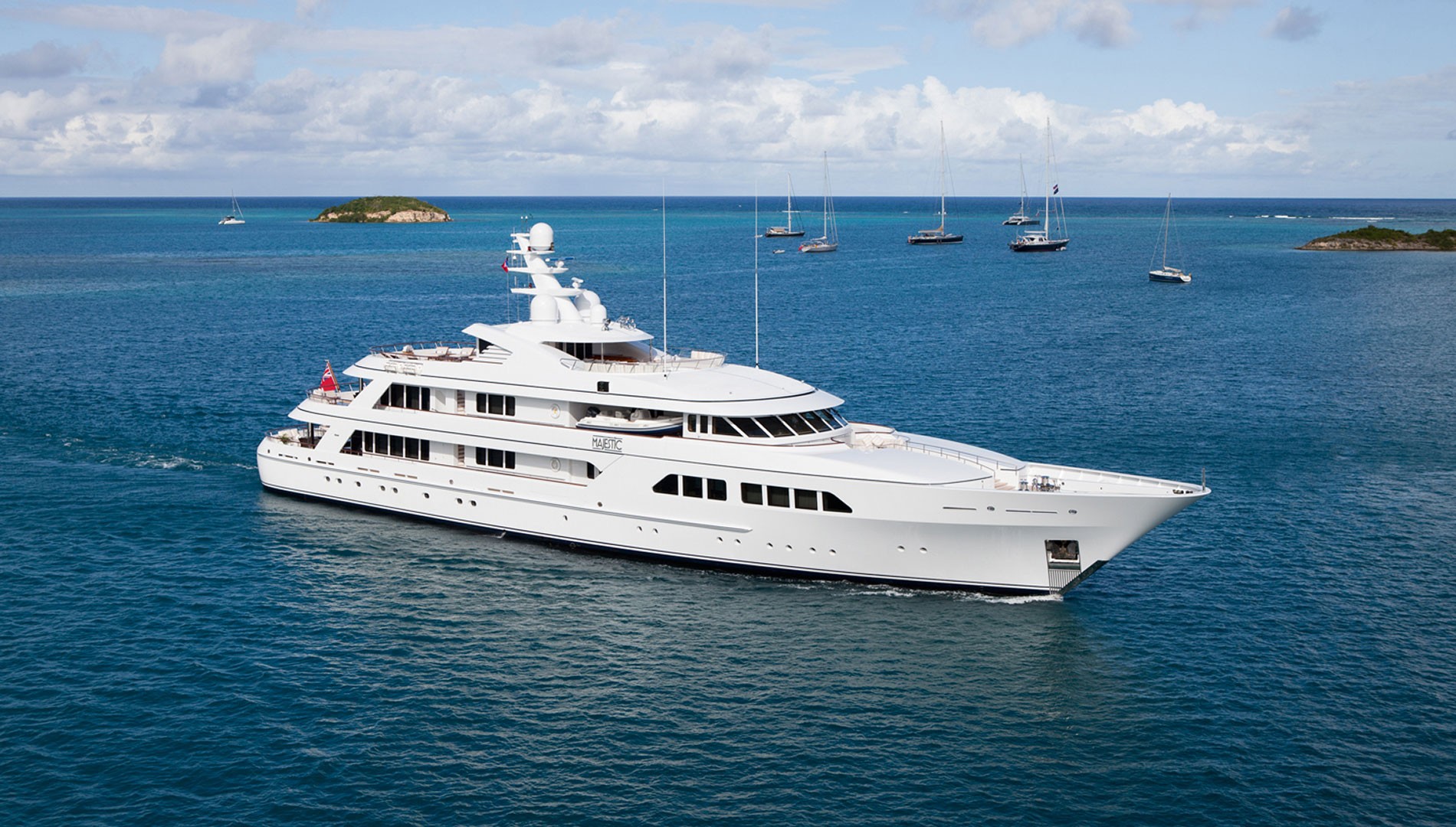 MAJESTIC – Lifestyle